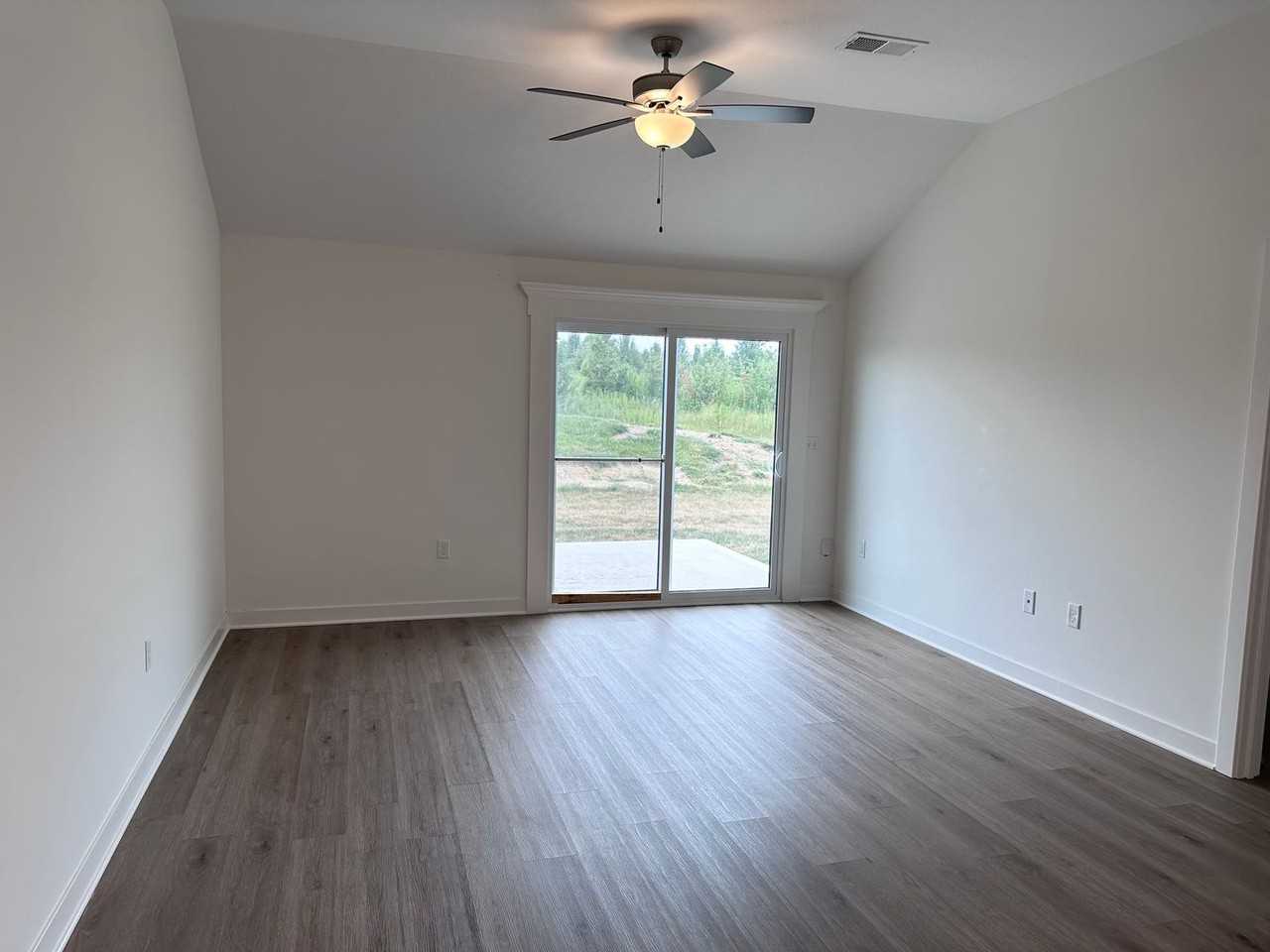 3727 Nw 93rd St - Photo 4 of 20