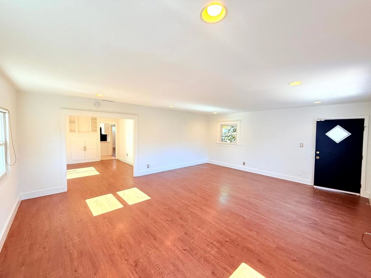 4447 Lockwood Ave - Photo 5 of 42