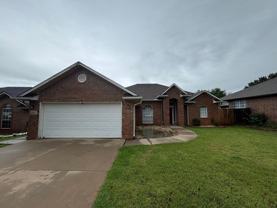 2207 N Burdick St - Photo 1 of 1