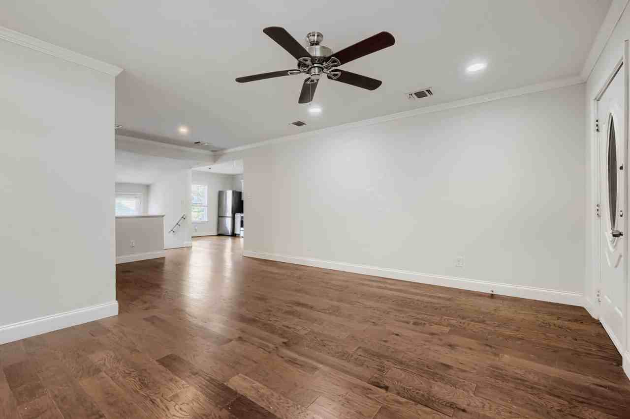 114 Conway Dr - Photo 5 of 17