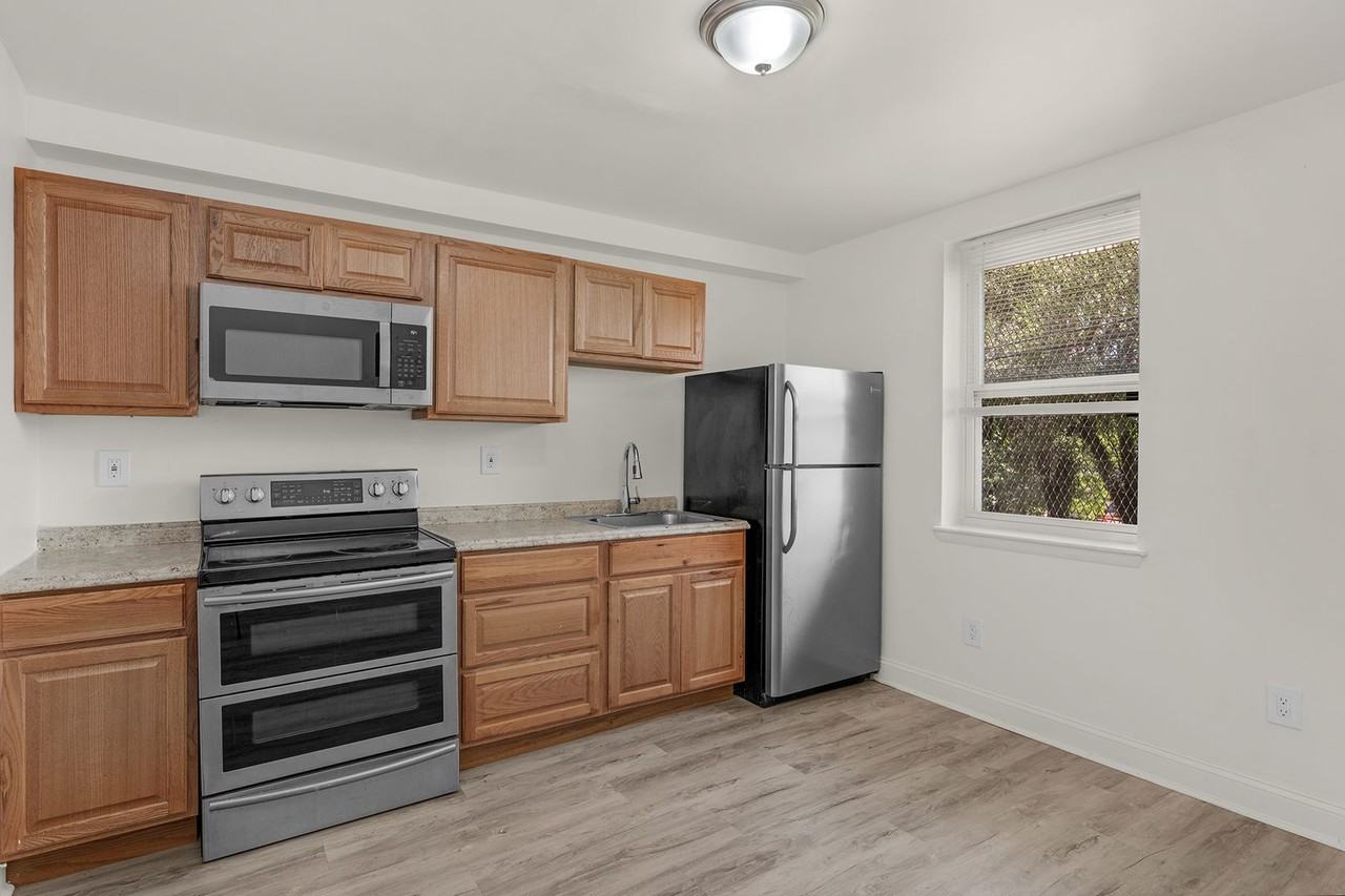 2335 Lauretta Ave - Photo 3 of 22