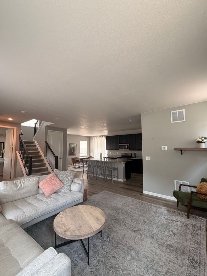 17247 Parkside Dr N - Photo 2 of 37