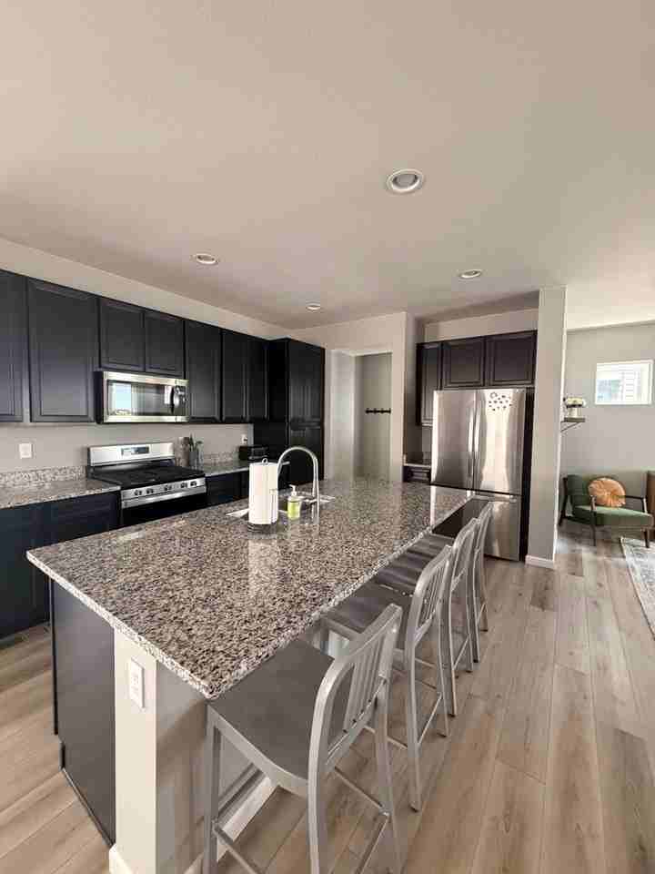 17247 Parkside Dr N - Photo 4 of 37