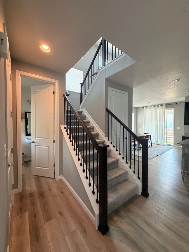 17247 Parkside Dr N - Photo 5 of 37