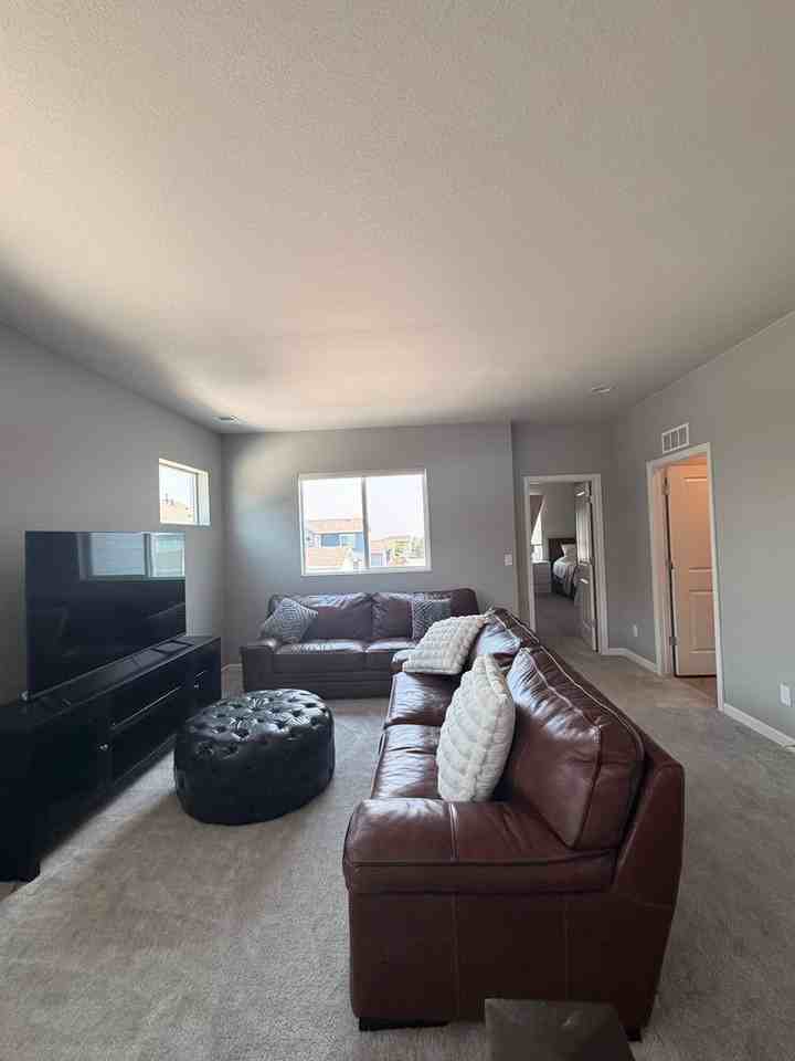 17247 Parkside Dr N - Photo 6 of 37