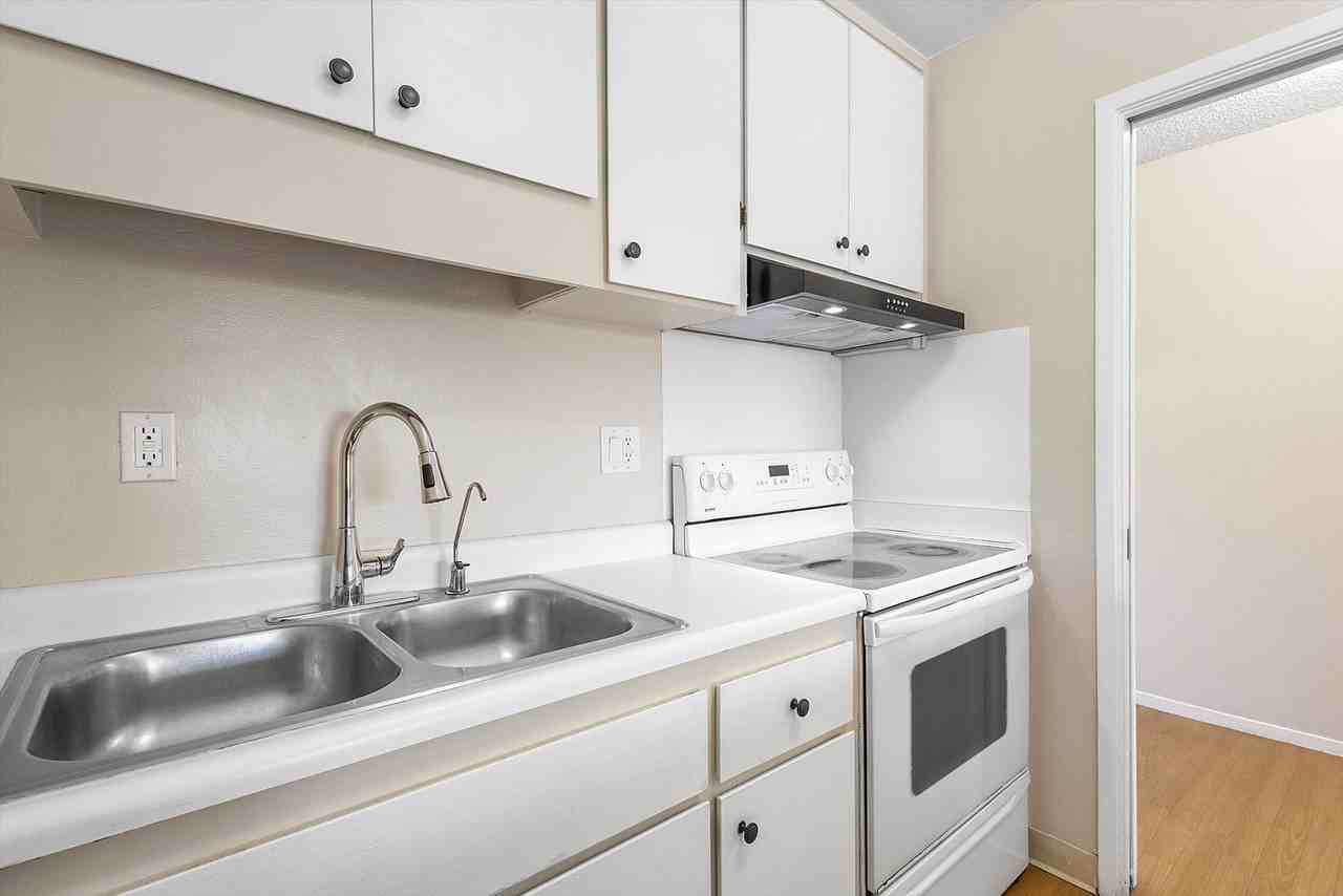 1327 Webster St Apt B305 - Photo 4 of 14