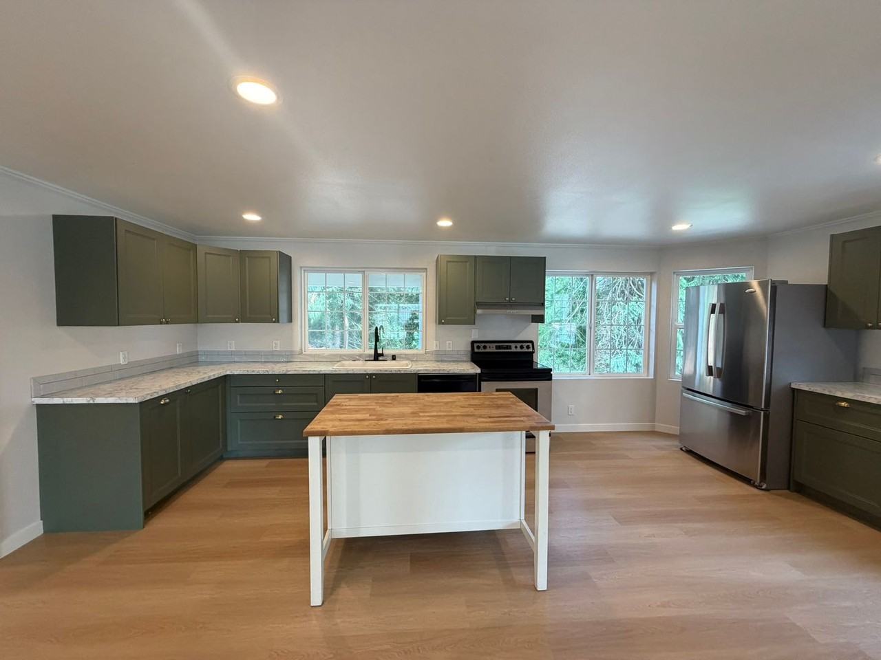 10132 60th St Se - Photo 3 of 30