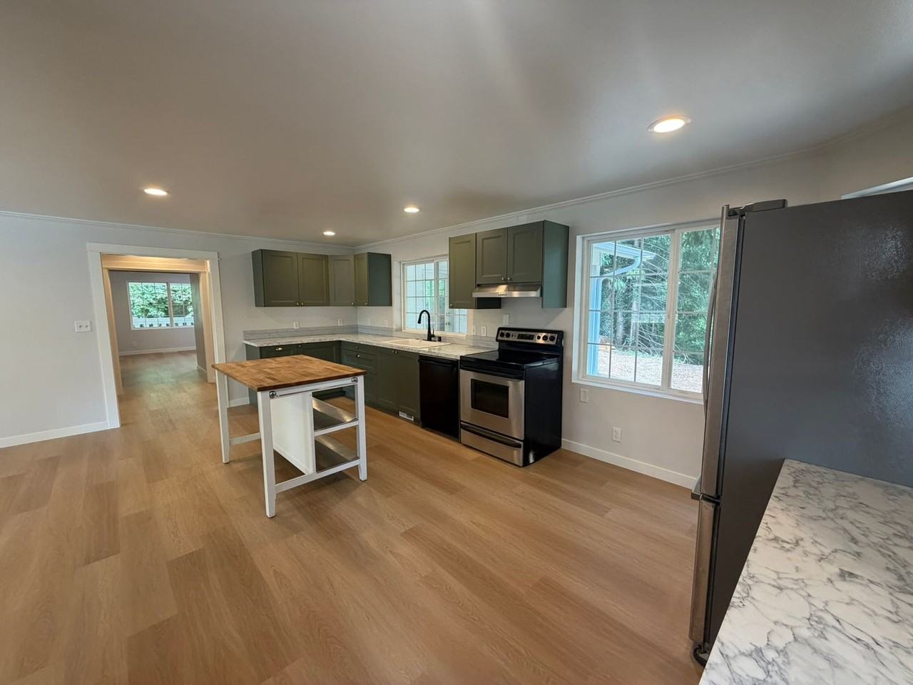 10132 60th St Se - Photo 5 of 30