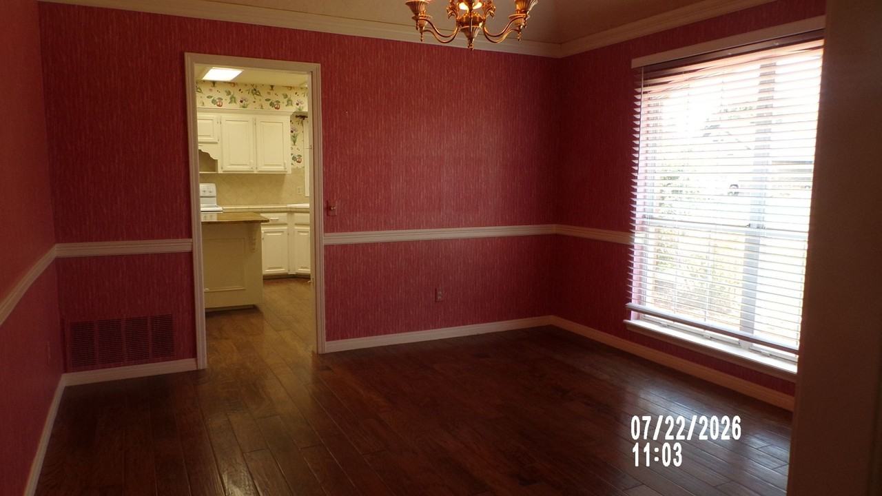 802 Nw Seaton Pl - Photo 5 of 50