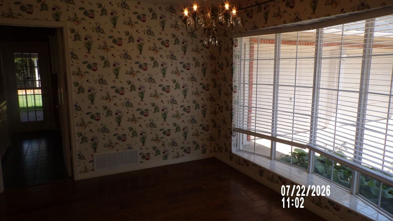 802 Nw Seaton Pl - Photo 7 of 50