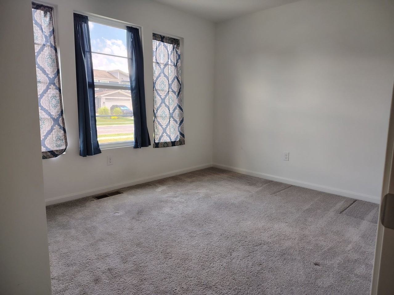 1458 Catford Ct - Photo 5 of 32