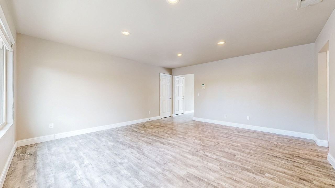 2540 Campbell Dr - Photo 5 of 32