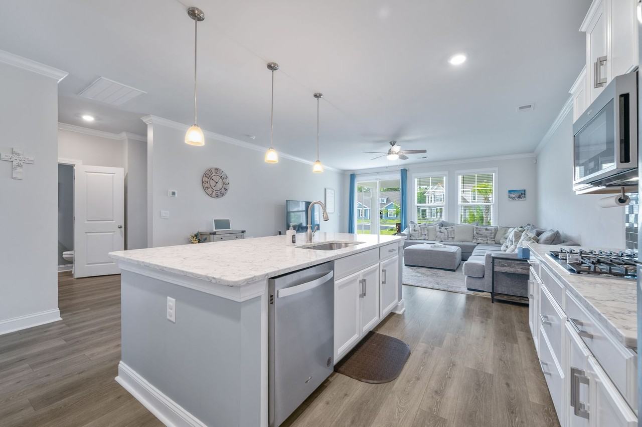 1339 Bermuda Grass Dr - Photo 2 of 50