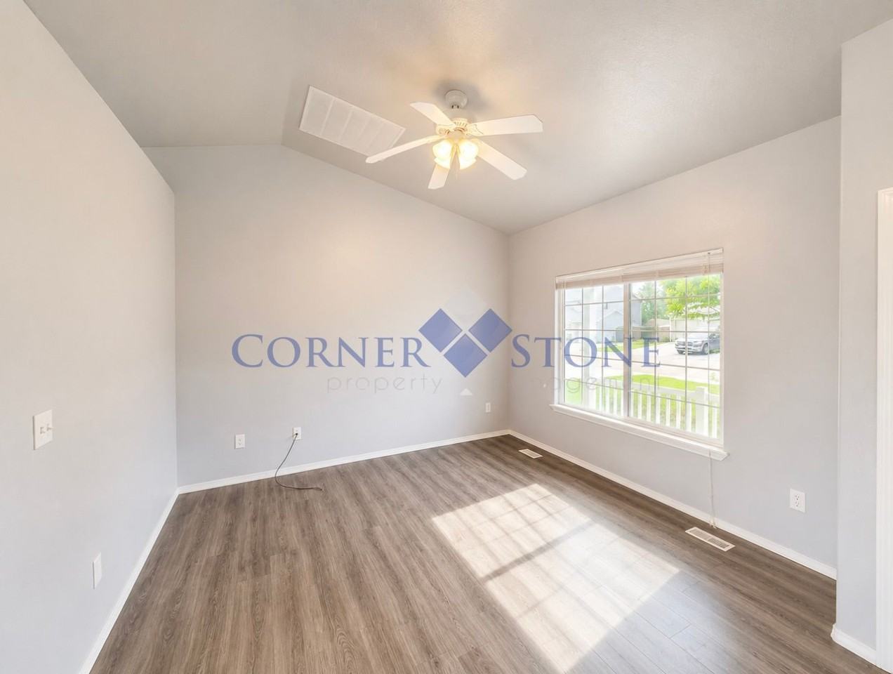 14190 Yucaipa St - Photo 2 of 17