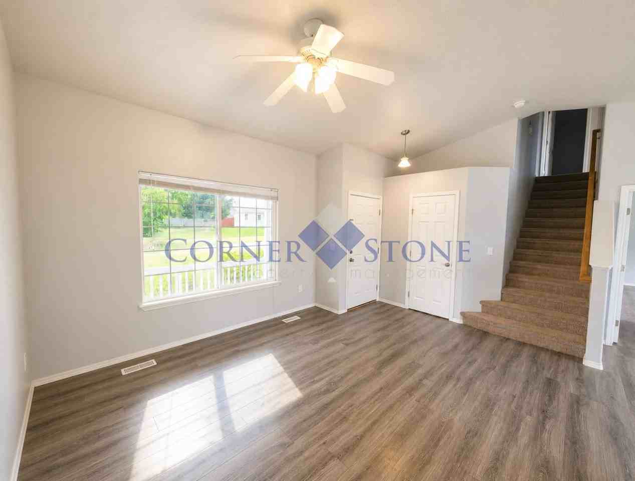 14190 Yucaipa St - Photo 3 of 17