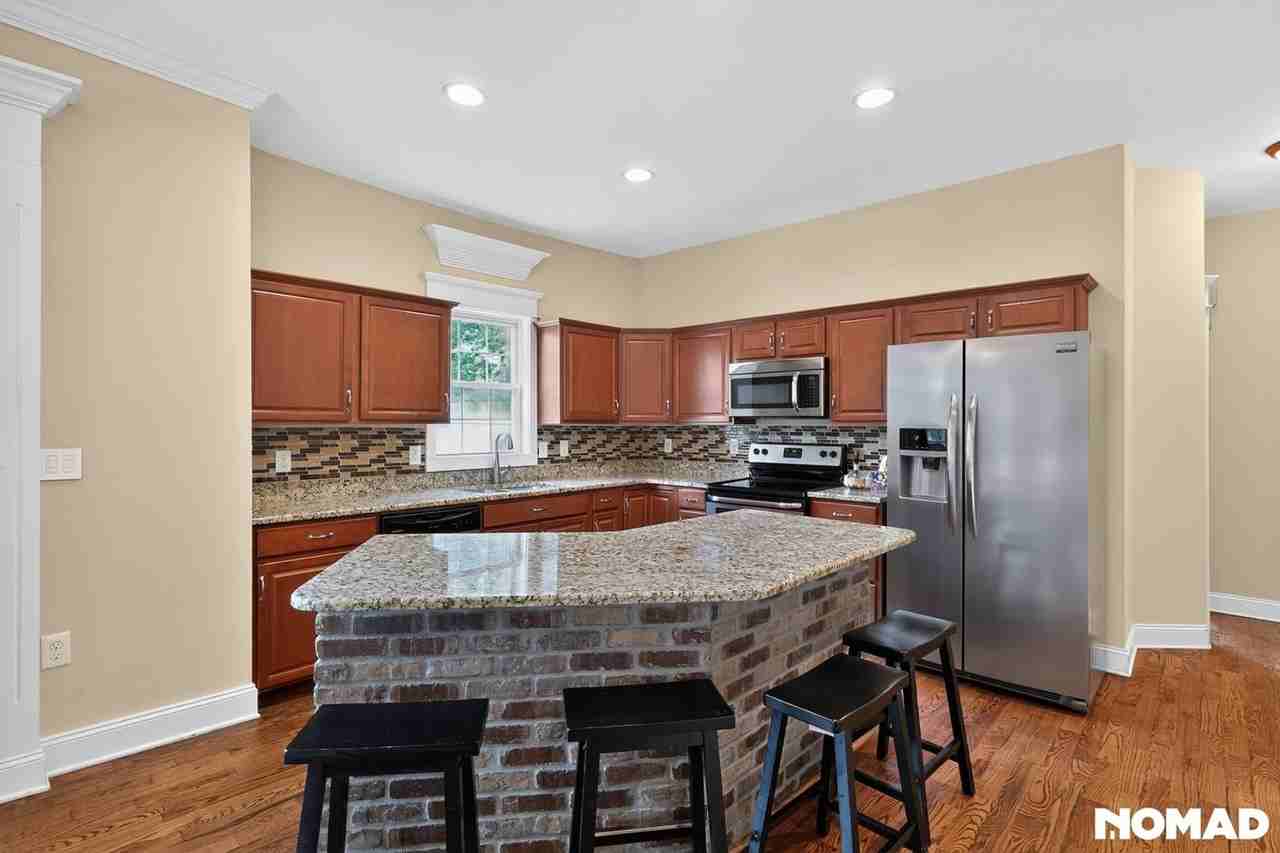 1040 Sharpe Ave - Photo 6 of 29