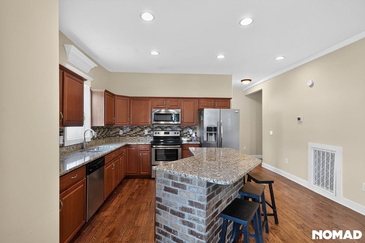 1040 Sharpe Ave - Photo 7 of 29