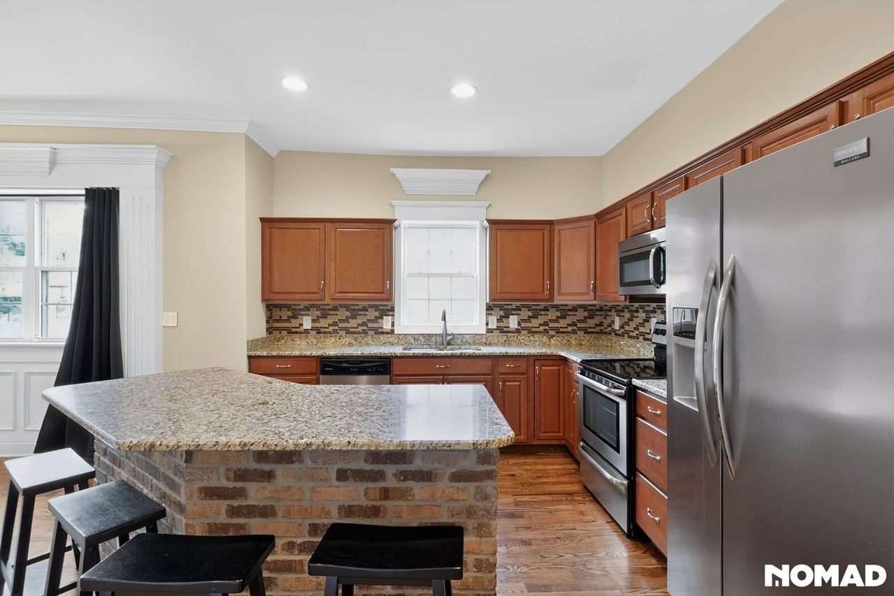 1040 Sharpe Ave - Photo 3 of 29