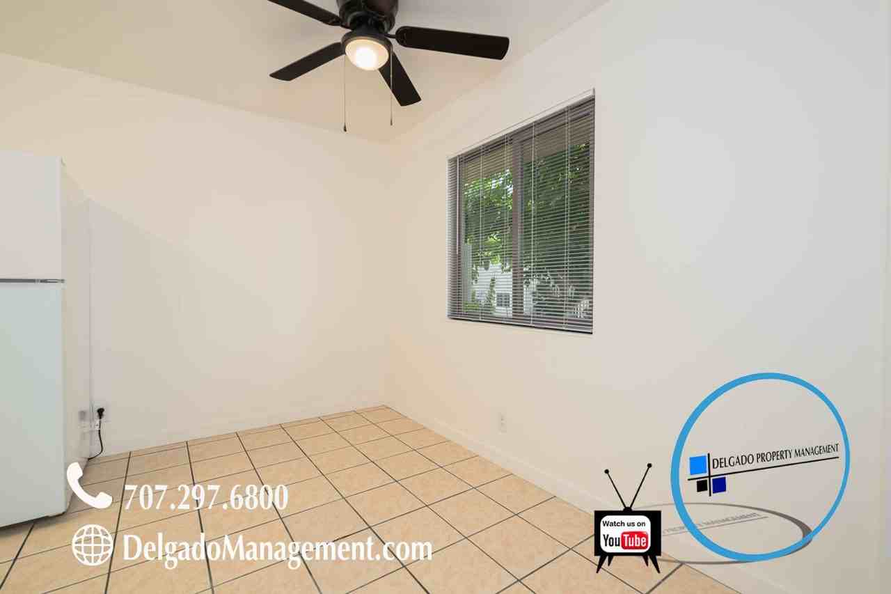 120 E I St - Photo 6 of 14