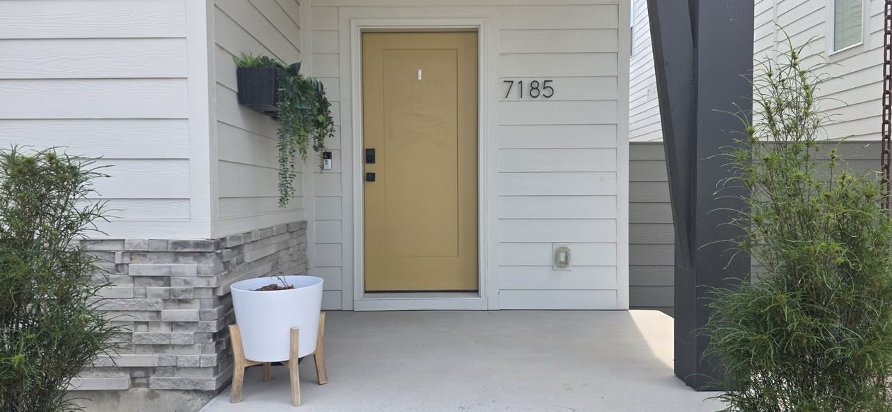 7185 W Sugarwood St #1 - Photo 2 of 23