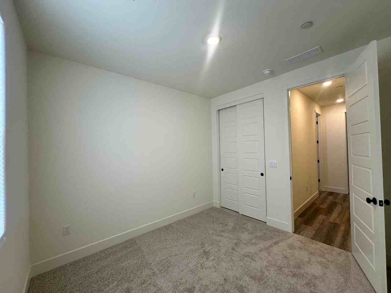 4035 W Sunnyview Ave - Photo 4 of 15