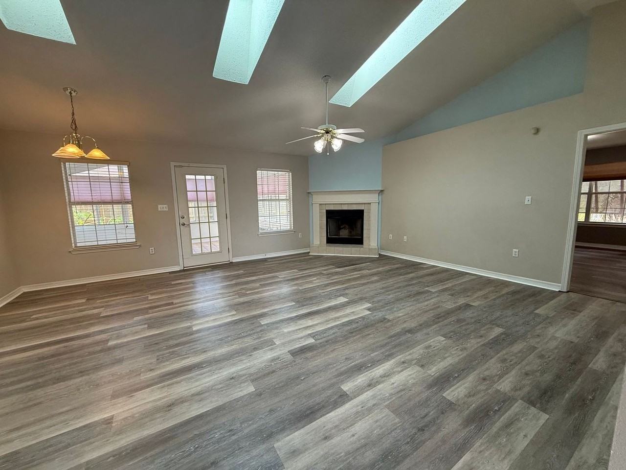 5061 Ring Rose Ct - Photo 5 of 31