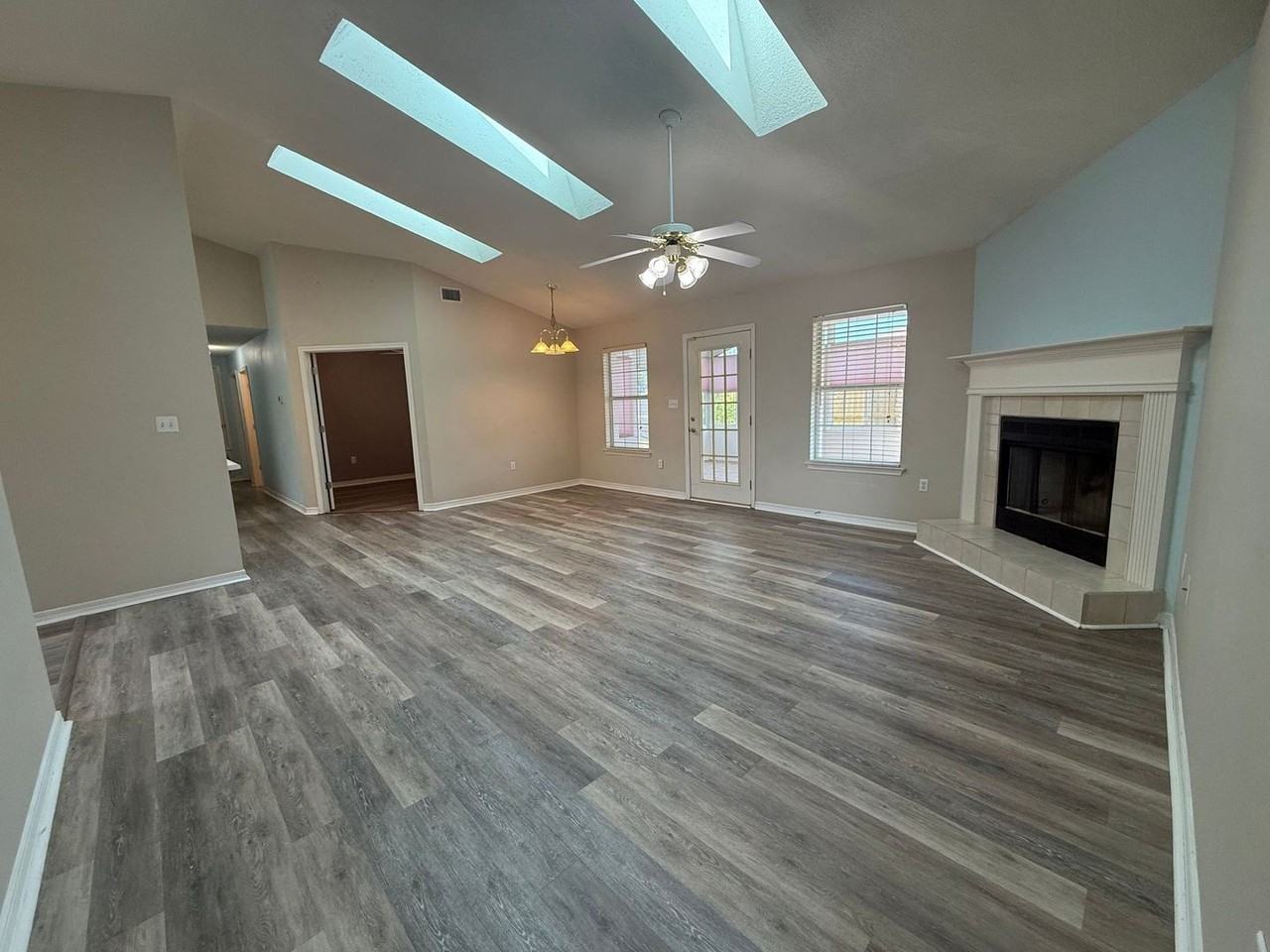 5061 Ring Rose Ct - Photo 6 of 31