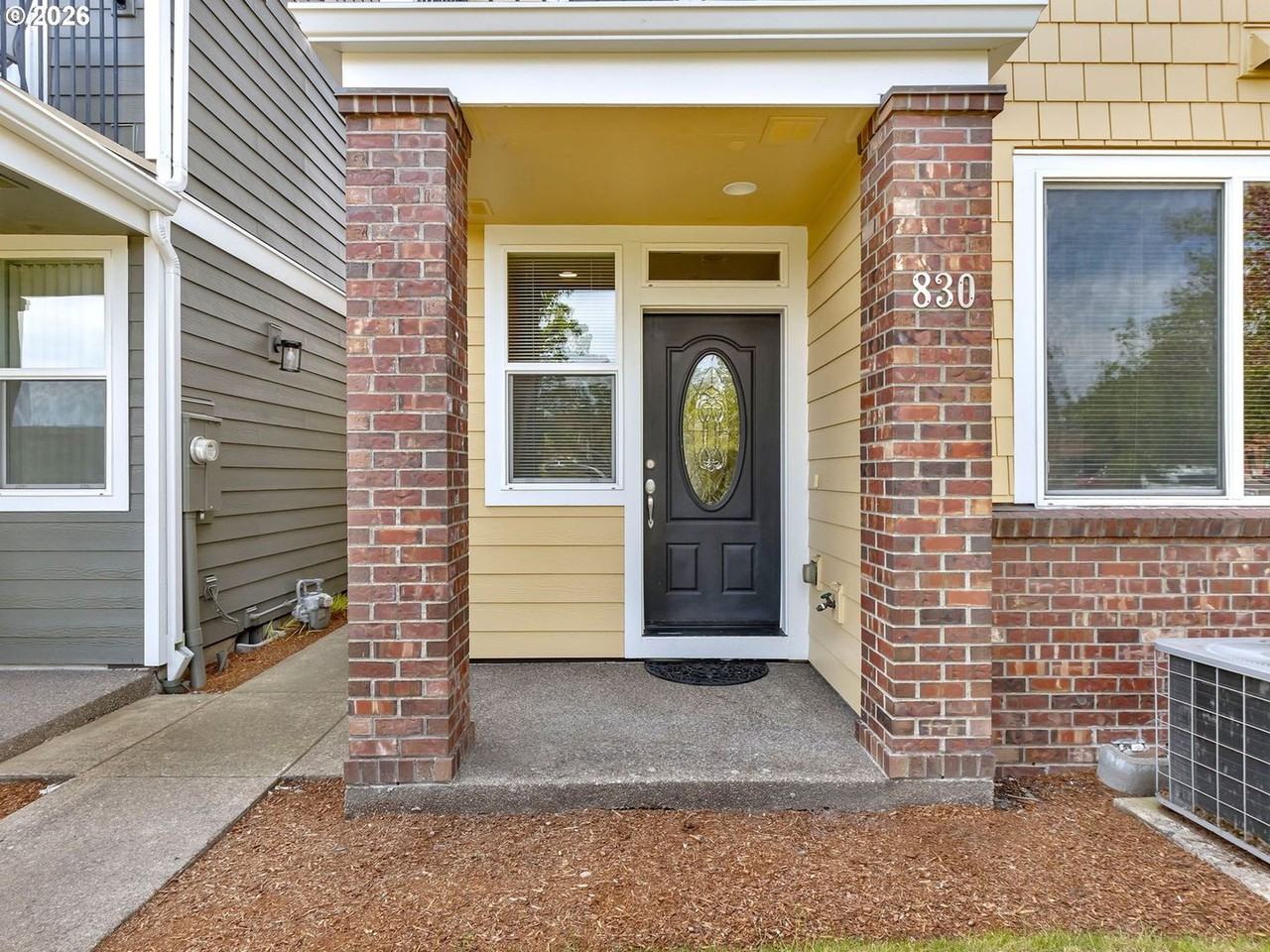 830 Nw Council Dr - Photo 2 of 38