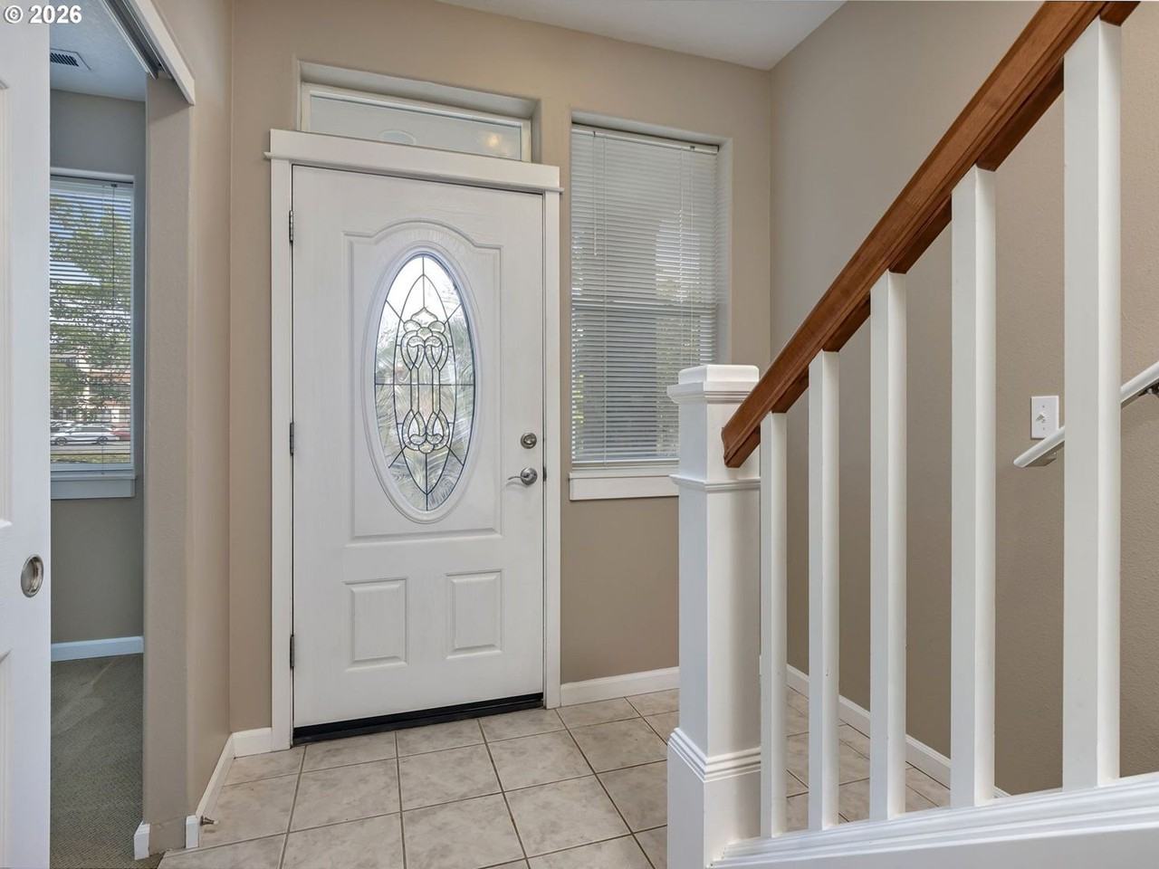 830 Nw Council Dr - Photo 3 of 38