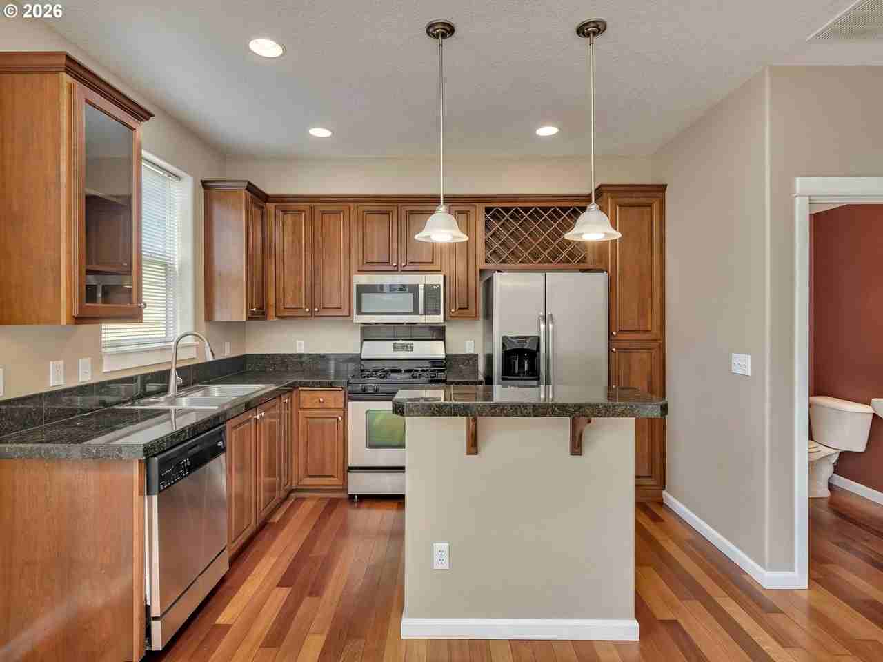 830 Nw Council Dr - Photo 4 of 38