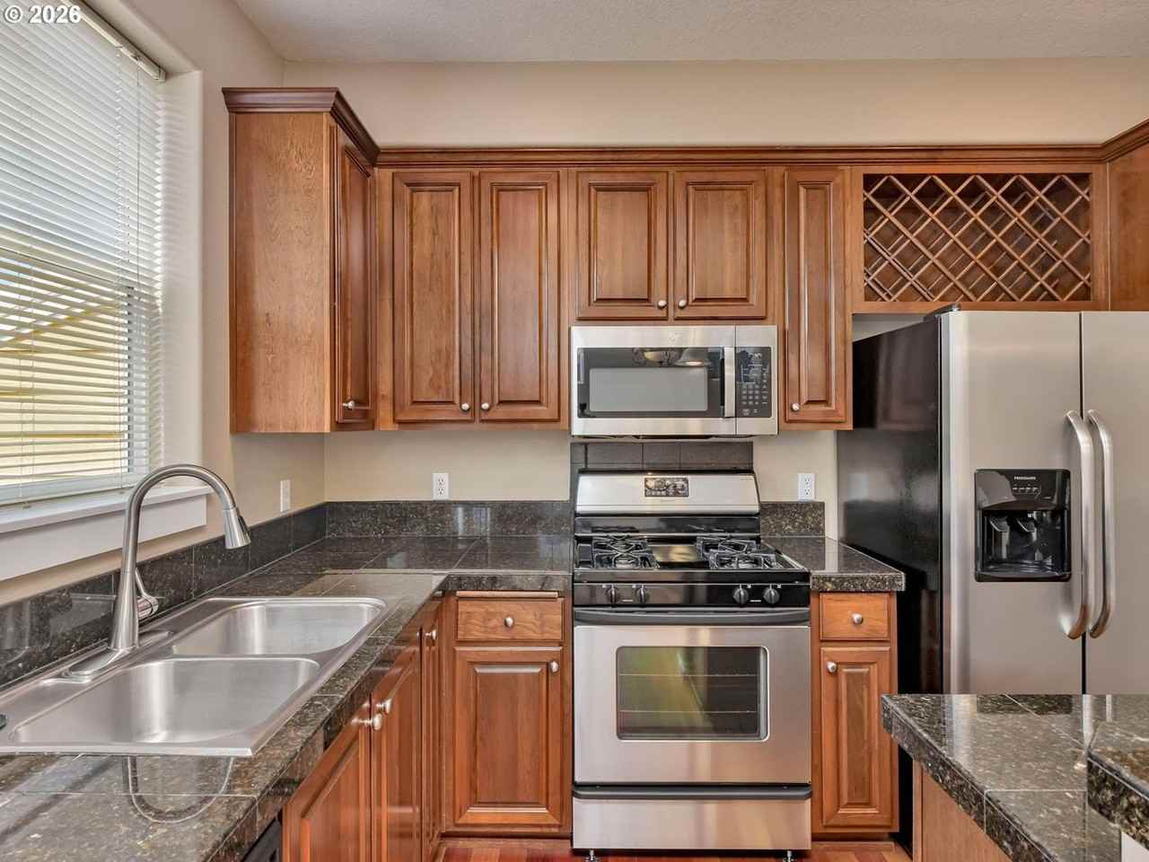 830 Nw Council Dr - Photo 6 of 38