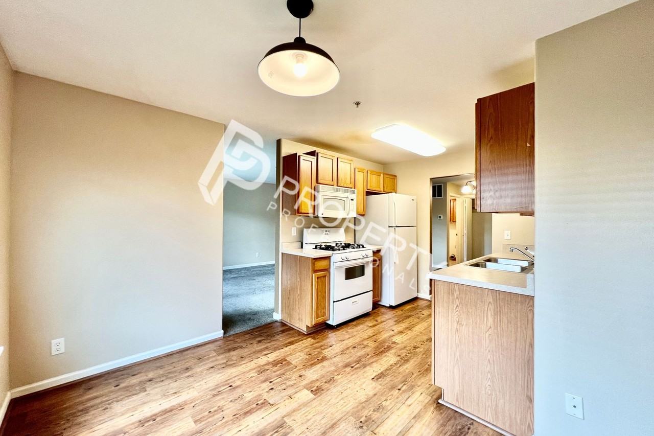 796 Castle Valley Blvd #E - Photo 6 of 16