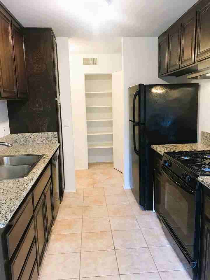 700 W La Veta Ave #S3 - Photo 7 of 11