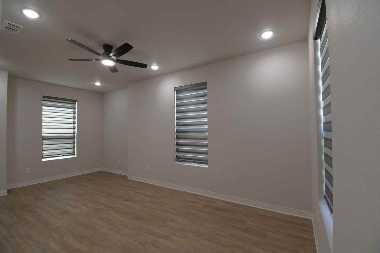 1158 E Earle St - Photo 5 of 27