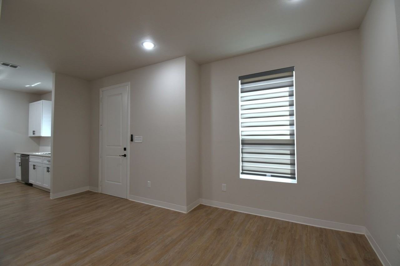 1158 E Earle St - Photo 7 of 27