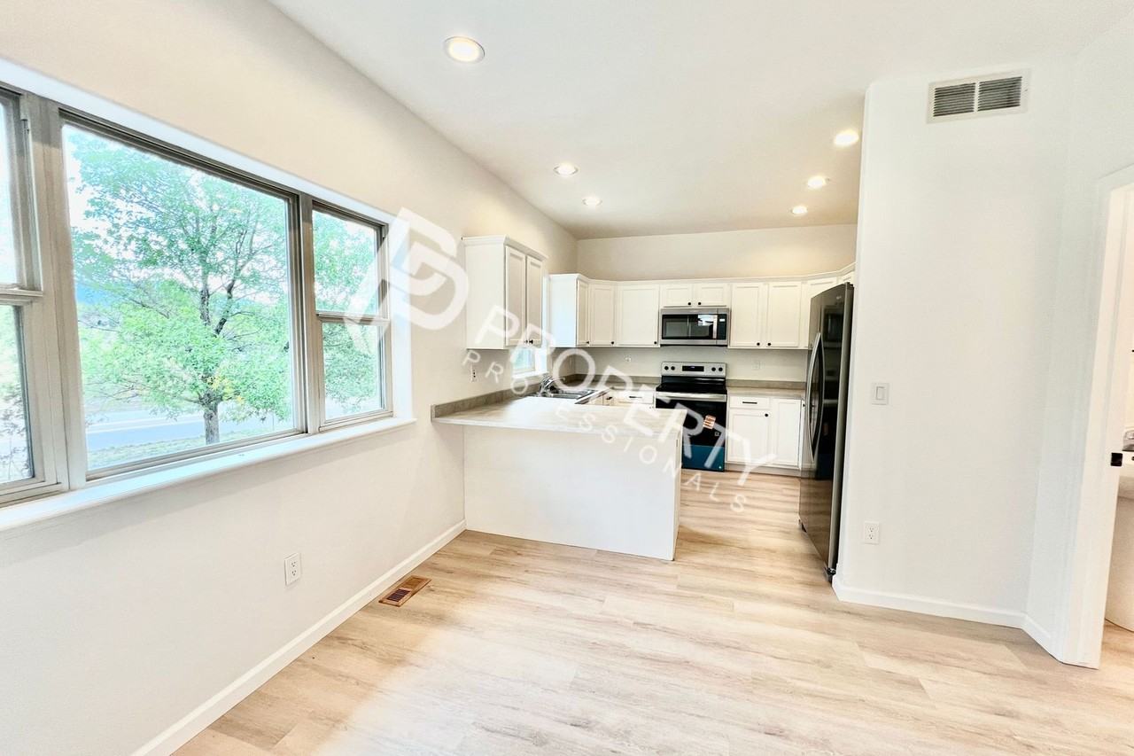 94 Castle Ridge Dr - Photo 6 of 18