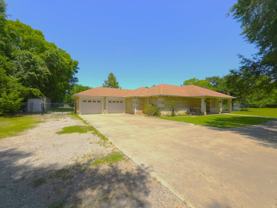 201 W Oak St - Photo 1 of 1