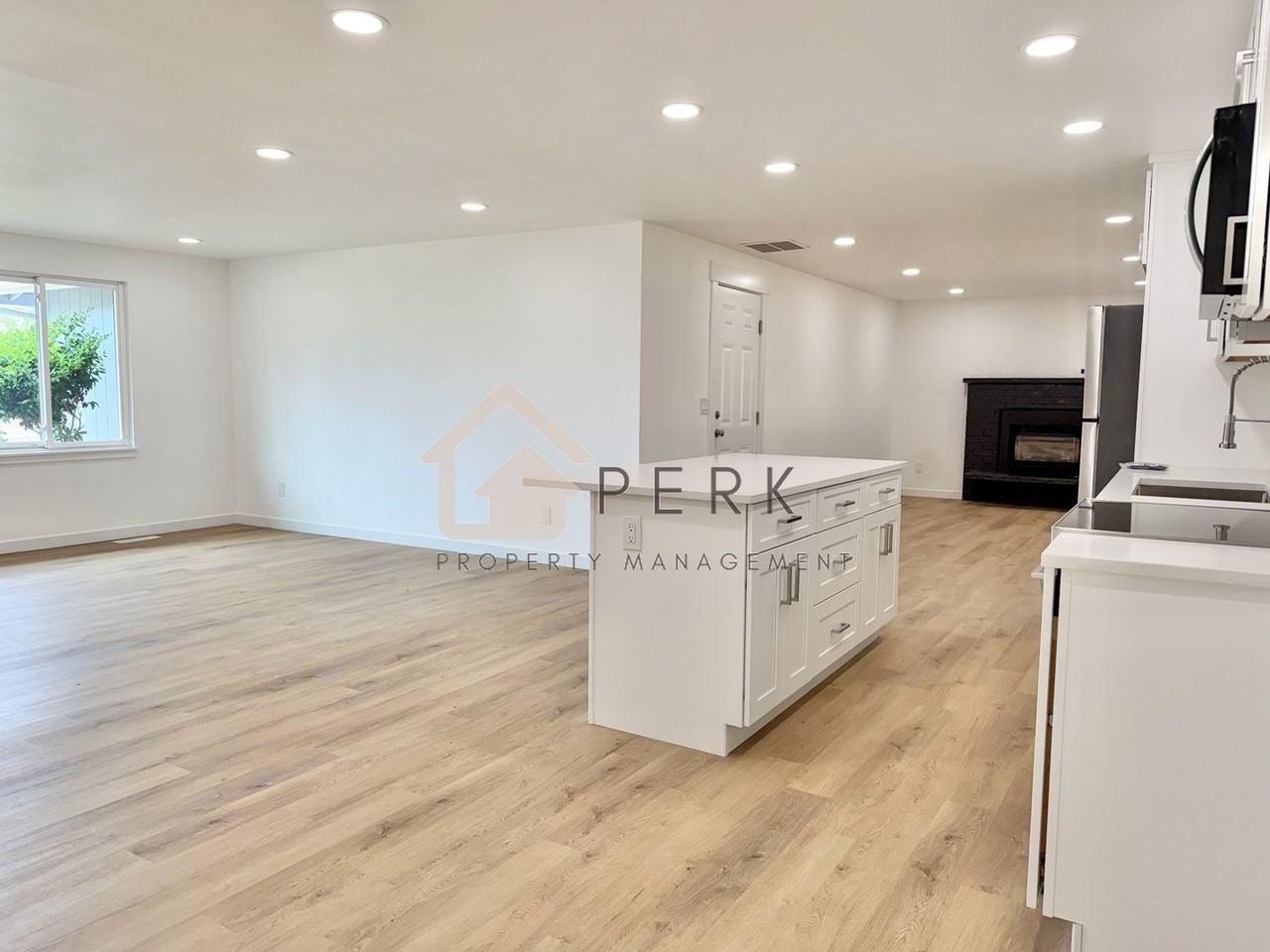 3605 Ne 10th Ct - Photo 5 of 13