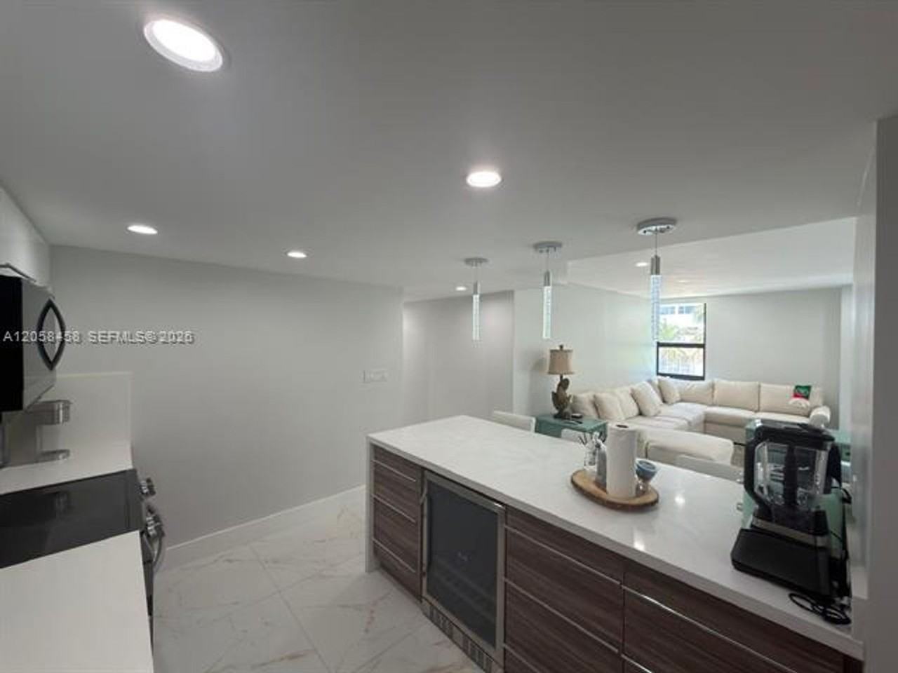 1800 Collins Ave #3H - Photo 4 of 35