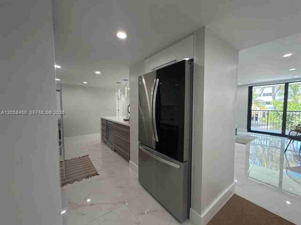 1800 Collins Ave #3H - Photo 5 of 35