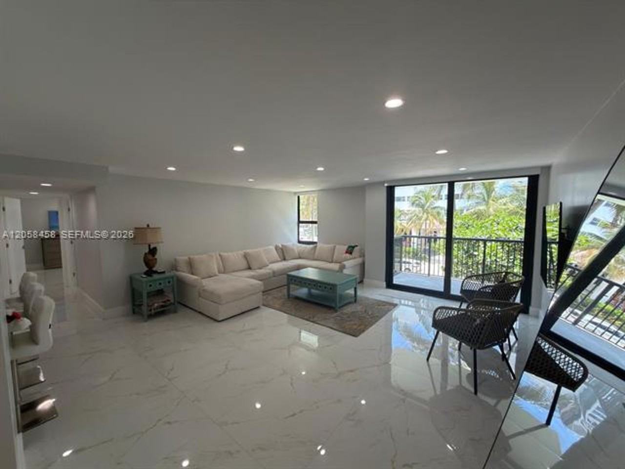 1800 Collins Ave #3H - Photo 6 of 35