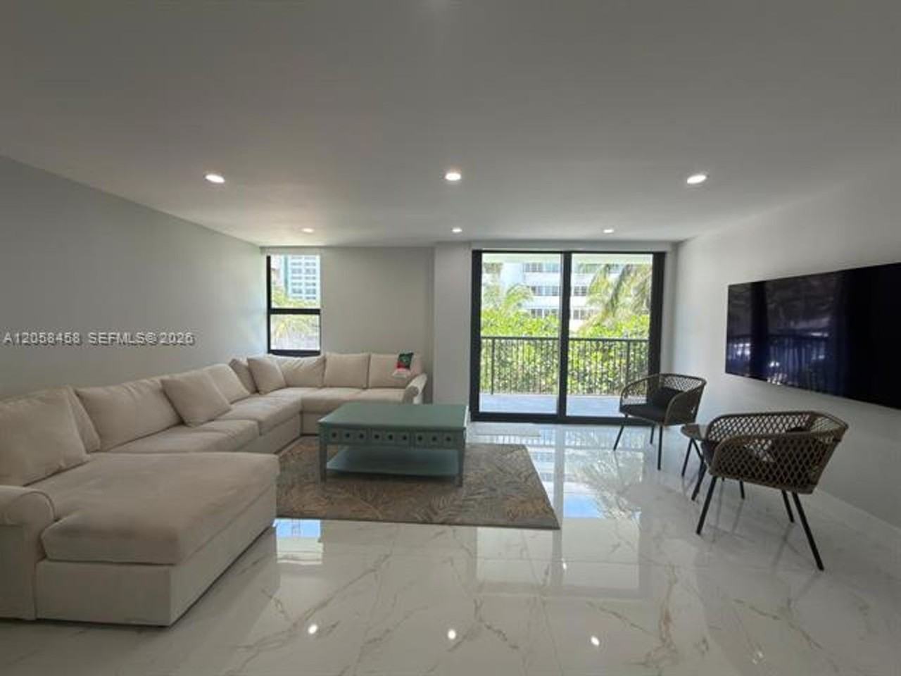 1800 Collins Ave #3H - Photo 7 of 35