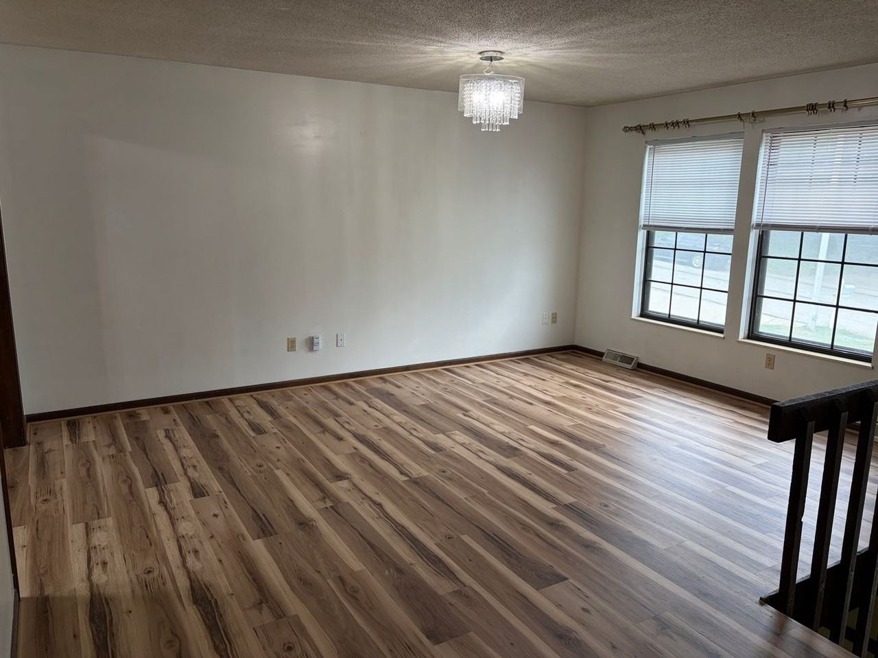 8923 N Walnut St - Photo 3 of 19