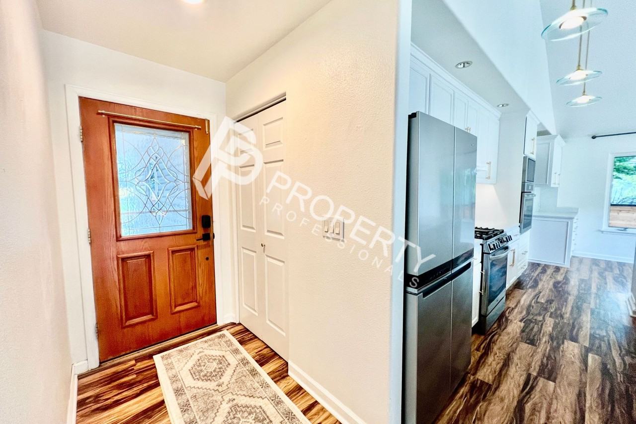 143 Current Dr - Photo 2 of 33