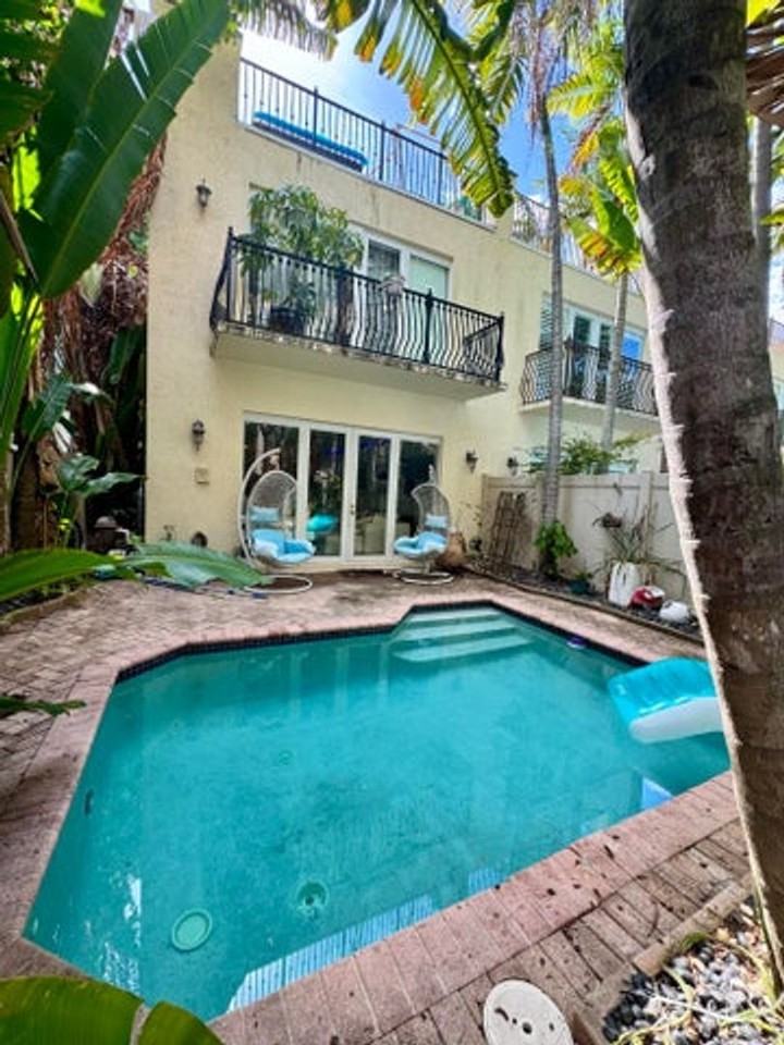 808 N Victoria Park Rd