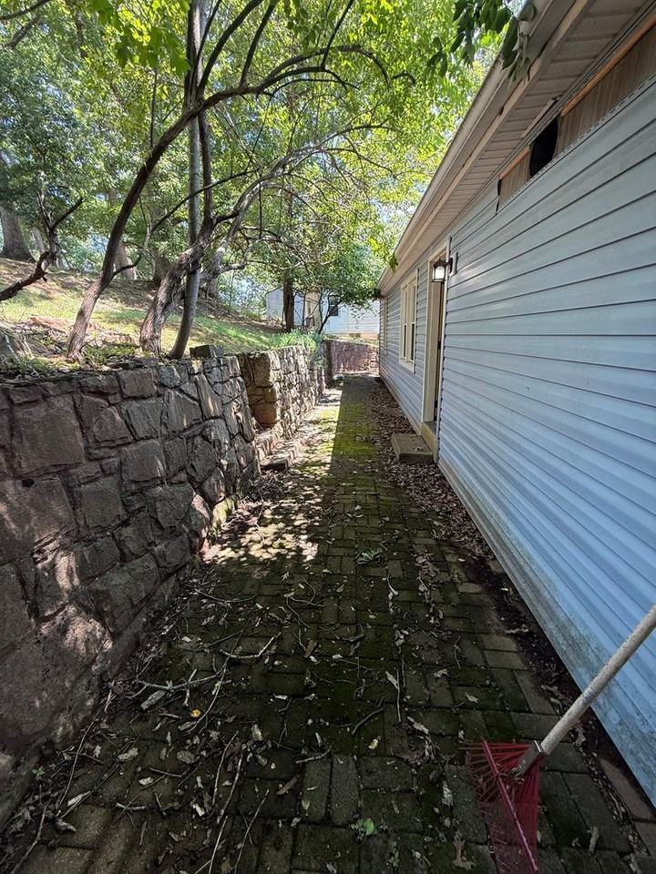 908 Churchill Cir - Photo 7 of 17