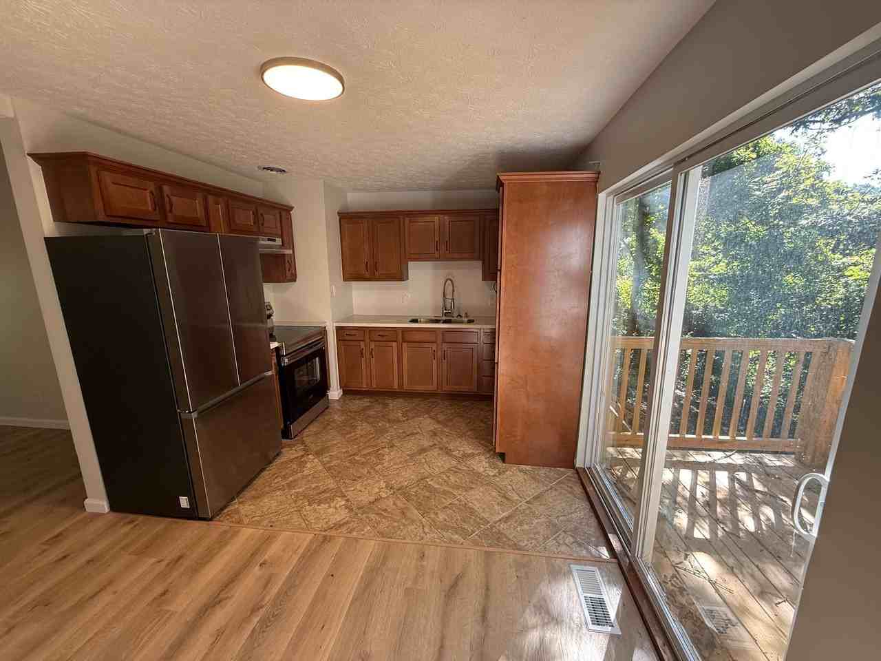 645 Westview Ave - Photo 4 of 16