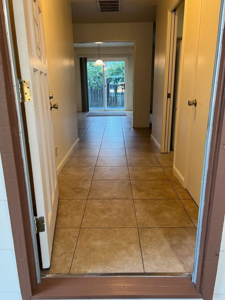 2409 Riedel Way - Photo 2 of 17