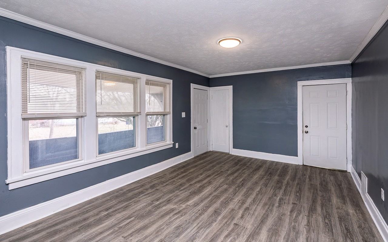 3924 East 123rd Street, Unit Unit B (Upstairs) - Photo 2 of 20