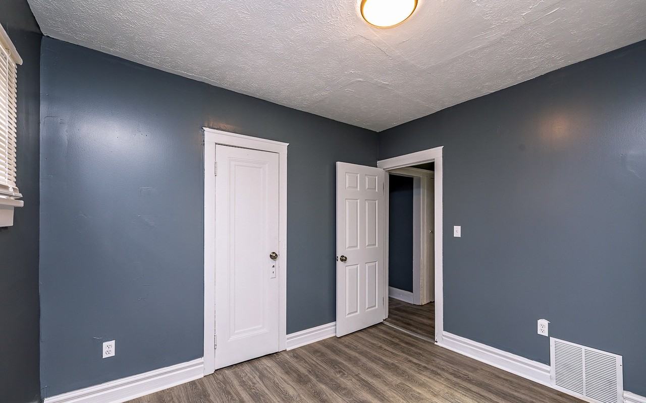 3924 East 123rd Street, Unit Unit B (Upstairs) - Photo 5 of 20